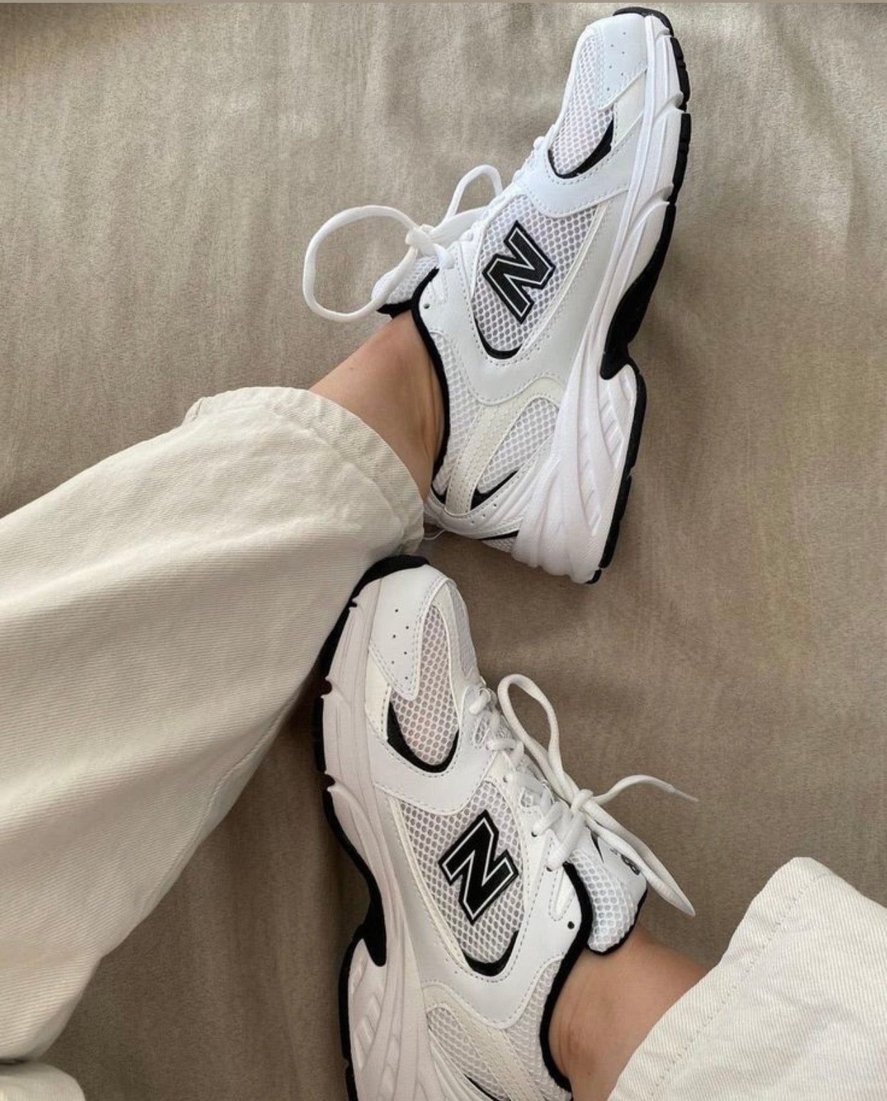 New Balance 530 blanco Negro