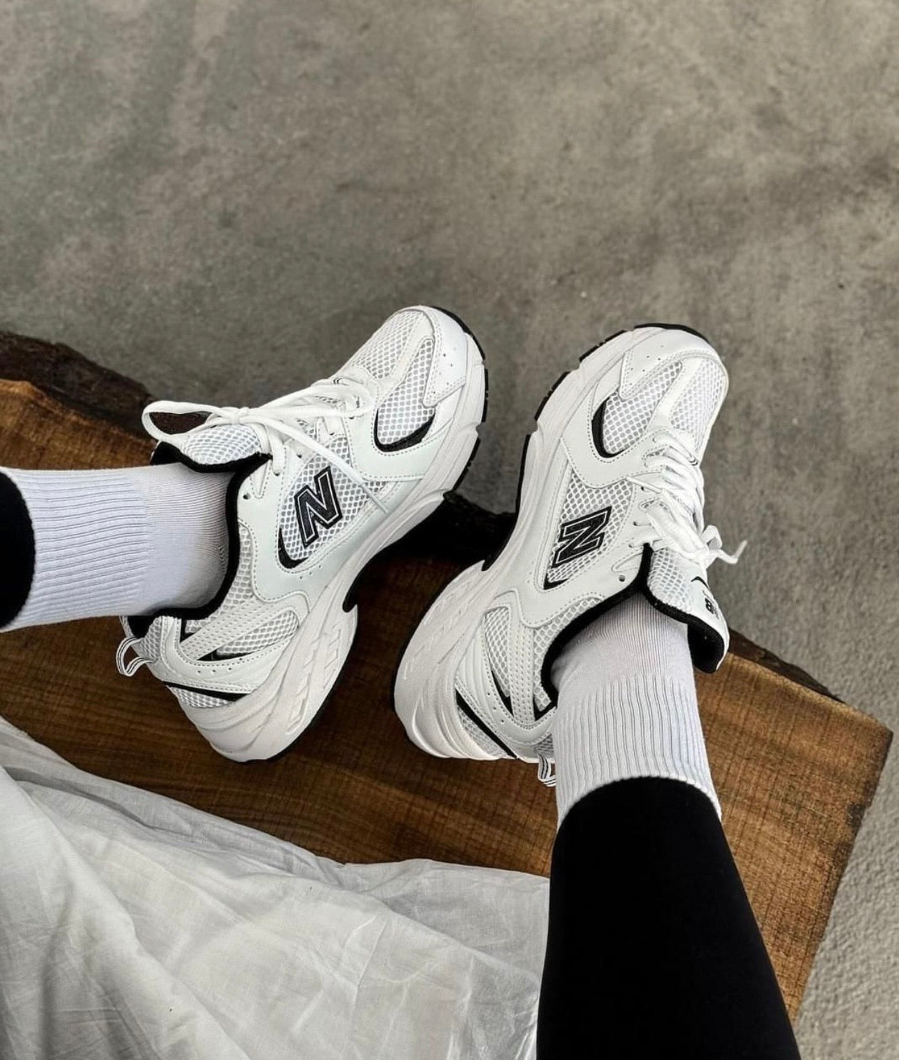 New Balance 530 blanco Negro